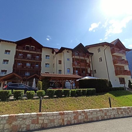 Hotel Zurigo Molveno Buitenkant foto