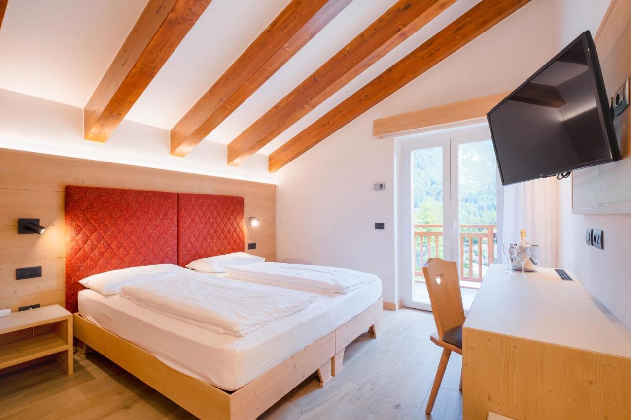 Hotel Zurigo Molveno Buitenkant foto