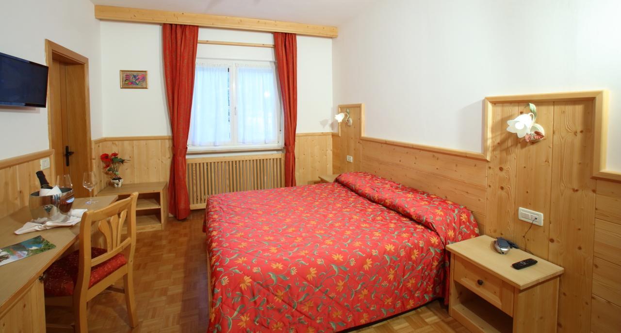 Hotel Zurigo Molveno Buitenkant foto