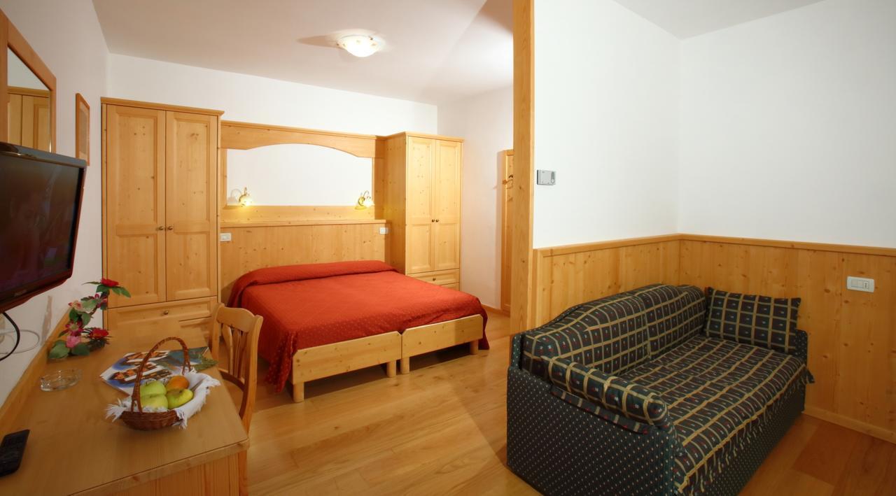 Hotel Zurigo Molveno Buitenkant foto