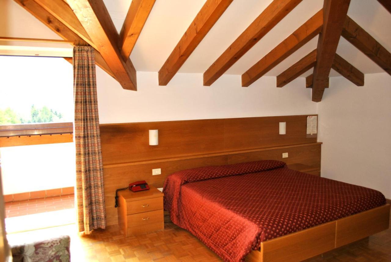 Hotel Zurigo Molveno Buitenkant foto