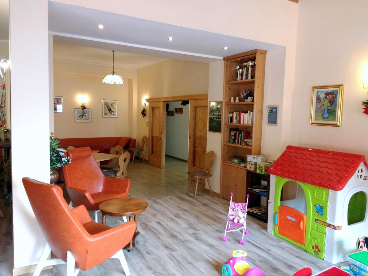 Hotel Zurigo Molveno Buitenkant foto