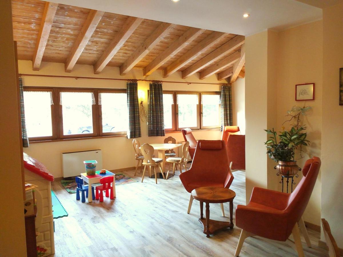 Hotel Zurigo Molveno Buitenkant foto
